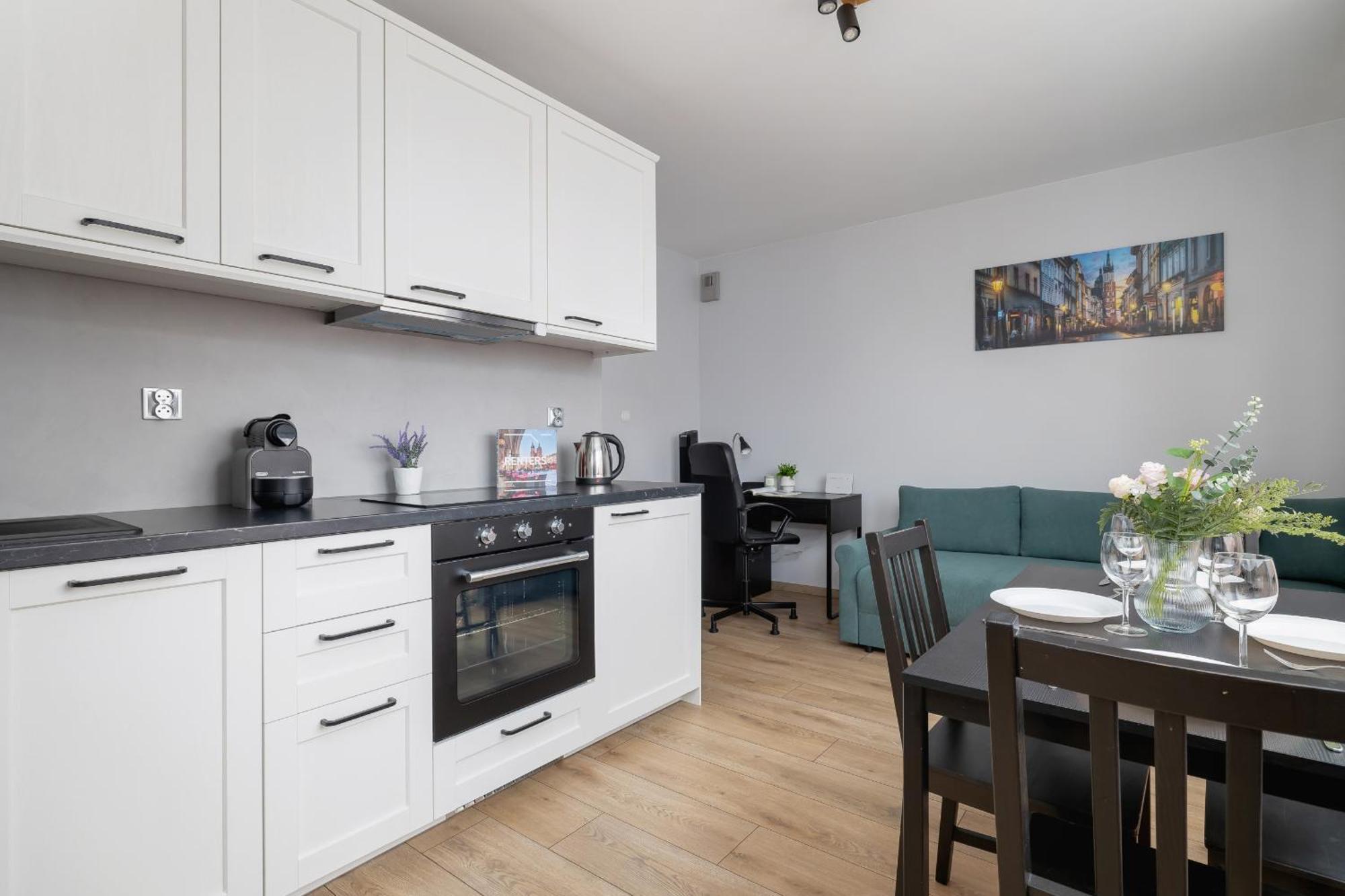Stylish Apartment With Balcony & Parking Cracow By Noclegi Renters Krakau Exterior foto