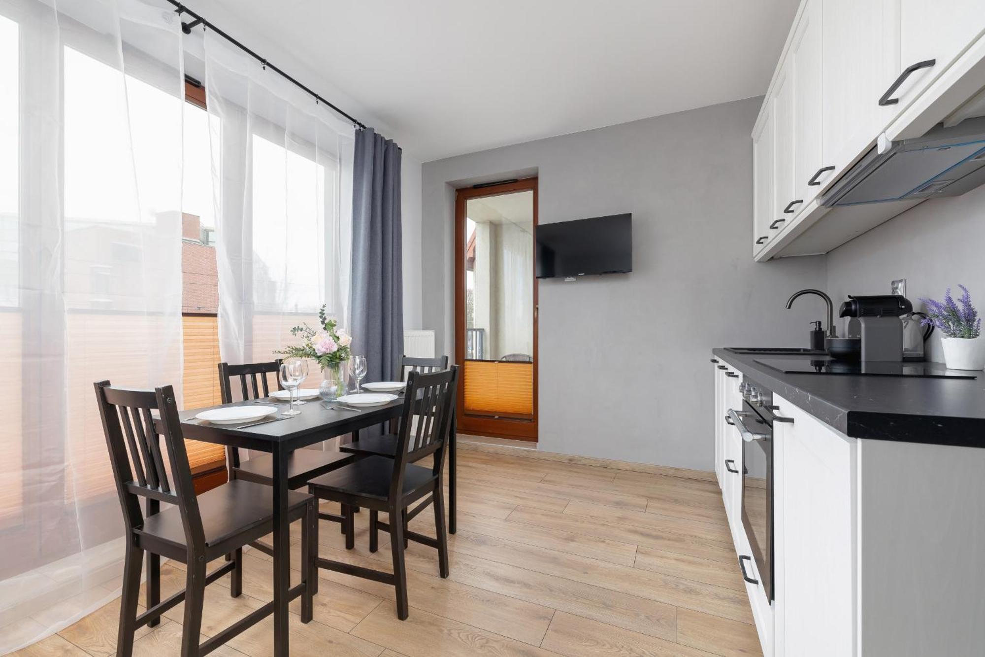 Stylish Apartment With Balcony & Parking Cracow By Noclegi Renters Krakau Exterior foto